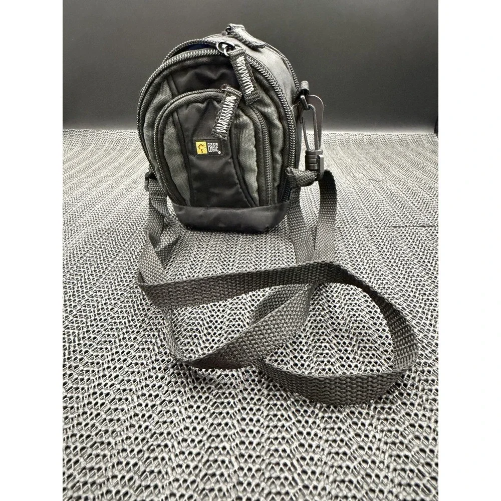 Case Logic Compact Camera Case With Crossbody Strap